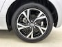 Toyota Yaris 1.5 Hybrid 115 First Edition Comfort Pack | BTW voertuig | Dodehoek detectie | Stoel+stuurverwarming | Parkeersensoren voor+achter | Draadloze telefoonlader | Cruise Control Adaptive | Apple CarPlay/Android Auto |