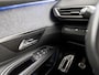 Peugeot 5008 1.2 PureTech GT-Line (PANORAMADAK, APPLE CARPLAY, FOCAL AUDIO, 360 CAMERA, GETINT GLAS, SPORTSTOELEN, KEYLESS, TREKHAAK, NIEUWSTAAT)