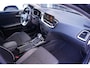Kia Ceed Sportswagon 1.0 T-GDi MHEV DynamicPlusLine 1e eigen. NAP 17"-lmv PDC achter camera Navigatie half lederen bekleding APPLE-carplay DAB-ontvangst lane-assist stoel/stuur-verwarming ACC dakrail-allu electrische-achterklep private-glas LED-verlichting