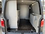 Volkswagen Transporter 2.0 TDI L1H1 150pk BTW en BPM vrij!! Trekhaak 2500kg Airco Cruise controle Navigatie Parkeerhulp voor en achter 2-Persoons Kastinrichting Euro 6 BTW en BPM vrij!!
