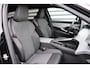 Peugeot e-5008 73KWH 210PK 7-ZITS ALLURE AVANTAGE AUTOMAAT / NAVI / LEDER / CLIMA / FULL-LED / 19" LMV / AFN. TREKHAAK / KEYLESS / PANO. DAK / WARMTEPOMP / 360° CAMERA / ADAPT. CRUISECONTROL / WINTERPAKKET / NIEUWSTAAT !!