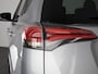 Toyota RAV4 2.5 STYLE HYBRIDE 4-WD SILVERLINE GARANTIE 4-2028* 1650 TREKGEWICHT . GARANTIE TOT 04-2028! . PARKEERSENSOREN VOOR & ACHTER . KEYLESS ENTRY  .
