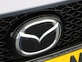 Mazda 3 2.0 e-SkyActiv-G M Hybrid 122 Luxury | Automaat | Bose | Apple Carplay / Android Auto | Navigatie | Climate control | Parkeer sensoren | DAB | Stoel/Stuur verwarming | Camera | LMV | Adaptive cruise control | Heads Up | Lichtmetalen Velgen |