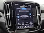 Volvo XC40 Recharge P8 AWD R-Design | Panoramadak | Trekhaak | Harman Kardon | Memory Stoelen | BLIS | 360 Camera | Apple Carplay / Android Auto | Google Maps | Stoel / Stuurverwarming | Elektrische Achterklep | Lichtmetalen Velgen |