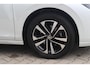Volkswagen Golf 1.0 eTSI United Pano ACC Camera Side assist