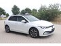Volkswagen Golf 1.0 eTSI United Pano ACC Camera Side assist