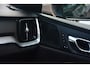 Volvo S60 2.0 B4 R-Design R DESIGN Nederlandse auto dealeronderhouden 101308 NAP laatste beurt bij 98012km zeer compleet adaptive cruise lane assist camera Harman Kardon audio navigatie stoelverwarming pdc led sports