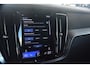 Volvo S60 2.0 B4 R-Design R DESIGN Nederlandse auto dealeronderhouden 101308 NAP laatste beurt bij 98012km zeer compleet adaptive cruise lane assist camera Harman Kardon audio navigatie stoelverwarming pdc led sports