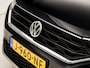 Volkswagen T-Roc 2.0 TSI 4Motion Sport R 190Pk Automaat (VIRTUAL COCKPIT, APPLE CARPLAY, STUUR/STOELVERWARMING, CAMERA, SPORTSTOELEN, GETINT GLAS, ELEK ACHTERKLEP, KEYLESS, NIEUWSTAAT)