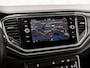 Volkswagen T-Roc 2.0 TSI 4Motion Sport R 190Pk Automaat (VIRTUAL COCKPIT, APPLE CARPLAY, STUUR/STOELVERWARMING, CAMERA, SPORTSTOELEN, GETINT GLAS, ELEK ACHTERKLEP, KEYLESS, NIEUWSTAAT)