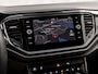 Volkswagen T-Roc 1.5 TSI Sport 150Pk (APPLE CARPLAY, GROOT NAVI, CLIMATE, STOELVERWARMING, ZWART HEMEL, LED KOPLAMPEN, SPORTSTOELEN, GETINT GLAS, ELEK ACHTERKLEP, ADAPTIVE CRUISE, NIEUWSTAAT)