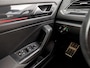 Volkswagen T-Roc 1.5 TSI Sport 150Pk (APPLE CARPLAY, GROOT NAVI, CLIMATE, STOELVERWARMING, ZWART HEMEL, LED KOPLAMPEN, SPORTSTOELEN, GETINT GLAS, ELEK ACHTERKLEP, ADAPTIVE CRUISE, NIEUWSTAAT)