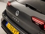Volkswagen T-Roc 1.5 TSI Sport 150Pk (APPLE CARPLAY, GROOT NAVI, CLIMATE, STOELVERWARMING, ZWART HEMEL, LED KOPLAMPEN, SPORTSTOELEN, GETINT GLAS, ELEK ACHTERKLEP, ADAPTIVE CRUISE, NIEUWSTAAT)