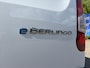 Citroën E-Berlingo L1 50kWh 136pk | 8 jaar garantie | 0% financial lease | 2-zits | Draadloze Apple Carplay en Android Auto | Multimedia | Achteruitrijcamera | Parkeersensoren achter | Digital cockpit | Stuurwielbediening | Bestuurdersstoel comfort | Armsteun | Houten afwerking laadruimte | van €30.025 voor €26.195 ex. BTW rijklaar