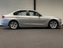 BMW 3-Serie 320i High Executive (GROOT NAVI, H&K AUDIO, STOELVERWARMING, CRUISE)