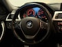 BMW 3-Serie 320i High Executive (GROOT NAVI, H&K AUDIO, STOELVERWARMING, CRUISE)
