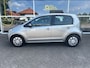 Volkswagen Up! 1.0 BMT High Up! | Stoelverwarming | Parkeersensoren achter | LED |