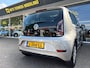 Volkswagen Up! 1.0 BMT High Up! | Stoelverwarming | Parkeersensoren achter | LED |
