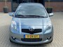 Toyota Yaris 1.3 VVTi NIEUWSTAAT AUTOMAAT 5 DEURS CLIMA L.M. VELGEN ELEKTR PAKKET