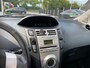 Toyota Yaris 1.3 VVTi NIEUWSTAAT AUTOMAAT 5 DEURS CLIMA L.M. VELGEN ELEKTR PAKKET