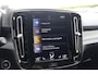 Volvo XC40 1.5 T4 Recharge R-Design | Panoramadak | Stoelverwarming | Camera | H/K | Glossy Black | Keyless