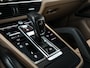 Porsche Cayenne 3.0 E-Hybrid NL-Auto | Dealeronderhouden | Panoramadak | 18 Wegs Memory Seats | Bose | 360 Camera | HUD | Achterasbesturing | Sport Chrono | Luchtvering | Soft Close | Ambiance Interieur |