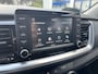 Kia Stonic 1.2 MPi ComfortLine Stoel/stuurverwarming, Parkeersensoren achter, Trekhaak, Bluetooth voorbereiding.