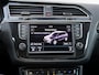 Volkswagen Tiguan R-Line 2.0 TSI 4Motion 180pk TREKHAAK | 19''LM | ADAPT. CC | STOELVERW. | CAMERA | ALCANTARA
