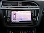 Volkswagen Tiguan R-Line 2.0 TSI 4Motion 180pk TREKHAAK | 19''LM | ADAPT. CC | STOELVERW. | CAMERA | ALCANTARA