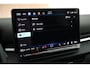 Volkswagen T-Roc 1.5 eTsi 150pk DSG R-Line First Edition Trekhaak Camera Stoelverwarming Keyless Virtual Cockpit Navigatie