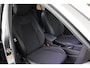 Volkswagen T-Roc 1.5 eTsi 150pk DSG R-Line First Edition Trekhaak Camera Stoelverwarming Keyless Virtual Cockpit Navigatie