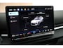 Volkswagen T-Roc 1.5 eTsi 150pk DSG R-Line First Edition Trekhaak Camera Stoelverwarming Keyless Virtual Cockpit Navigatie