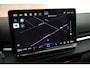 Volkswagen T-Roc 1.5 eTsi 150pk DSG R-Line First Edition Trekhaak Camera Stoelverwarming Keyless Virtual Cockpit Navigatie