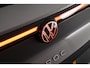 Volkswagen T-Roc 1.5 eTsi 150pk DSG R-Line First Edition Trekhaak Camera Stoelverwarming Keyless Virtual Cockpit Navigatie