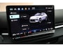 Volkswagen T-Roc 1.5 eTsi 150pk DSG R-Line First Edition Trekhaak Camera Stoelverwarming Keyless Virtual Cockpit Navigatie