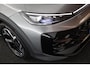 Volkswagen T-Roc 1.5 eTsi 150pk DSG R-Line First Edition Trekhaak Camera Stoelverwarming Keyless Virtual Cockpit Navigatie