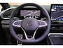 Volkswagen T-Roc 1.5 eTsi 150pk DSG R-Line First Edition Trekhaak Camera Stoelverwarming Keyless Virtual Cockpit Navigatie