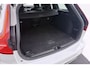 Volvo V60 2.0 T8 Recharge AWD R-Design | Uitklap. Trekhaak | Panorama dak | CarPlay | Pilot Assist | Blind Spot |