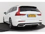 Volvo V60 2.0 T8 Recharge AWD R-Design | Uitklap. Trekhaak | Panorama dak | CarPlay | Pilot Assist | Blind Spot |