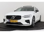 Volvo V60 2.0 T8 Recharge AWD R-Design | Uitklap. Trekhaak | Panorama dak | CarPlay | Pilot Assist | Blind Spot |