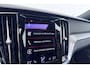 Volvo V60 2.0 T8 Recharge AWD R-Design | Uitklap. Trekhaak | Panorama dak | CarPlay | Pilot Assist | Blind Spot |