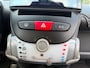 Peugeot 107 1.0-12V Millesim 200 APK 18-08-2027 GROOT SCHERM 5 DEURS