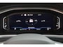 Volkswagen T-Roc 1.5 TSI 150pk DSG Style Trekhaak Camera Stoelverwarming Massage Virtual Cockpit Navigatie
