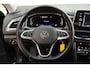 Volkswagen T-Roc 1.5 TSI 150pk DSG Style Trekhaak Camera Stoelverwarming Massage Virtual Cockpit Navigatie