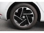 Volkswagen ID.3 Pro Edition 58 kWh Warmtepomp 18"Lichtmetalen Velgen Navigatie Camera Adaptieve Cruise Control Climate Control