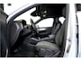 Volvo XC40 1.5 T5 193kW/262pk DCT7 Recharge Business Pro ADAPT.CRUISE + PILOT ASSIST + STOELVERWARMING + CAMERA + STUURVERWARMING + KEYLESS ENTRY&GO + CLIMA + BLIS + LANE ASSIST + VOORRUITVERWARMING + PARKSENSOREN V&A + 18" LM-VELGEN!!