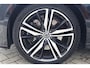 Volvo V60 T8 Recharge AWD R-Design | 360° Camera | Stoelverwarming | H/K | Pilot Assist | Glossy Black | 20 Inch