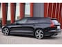 Volvo V60 T8 Recharge AWD R-Design | 360° Camera | Stoelverwarming | H/K | Pilot Assist | Glossy Black | 20 Inch