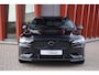 Volvo V60 T8 Recharge AWD R-Design | 360° Camera | Stoelverwarming | H/K | Pilot Assist | Glossy Black | 20 Inch