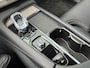 Volvo XC90 2.0 T8 Plug-in hybrid AWD Ultra Dark 455pk Luchtvering / Trekhaak / Massage Stoelen